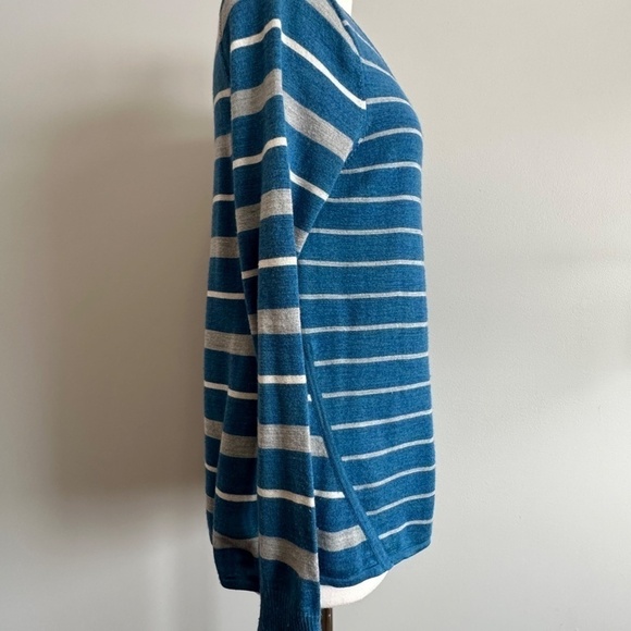 Smartwool Womens Blue Gray Striped Merino Wool V Neck Lightweight Sweater Sz M - Picture 8 of 10